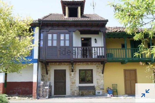 Foto 1 de Casa adosada en venta en Nava de 3 habitaciones con terraza y jardín