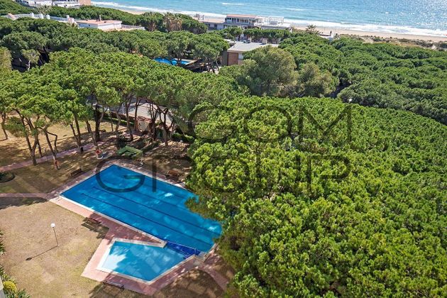Foto 1 de Pis en venda a Gavà Mar de 5 habitacions amb terrassa i piscina