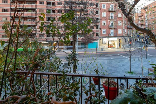 Foto 1 de Piso en venta en Príncep de Viana - Clot -Xalets Humbert Torres de 3 habitaciones con terraza y balcón
