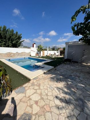 Foto 2 de Xalet en venda a Elda de 3 habitacions amb terrassa i piscina