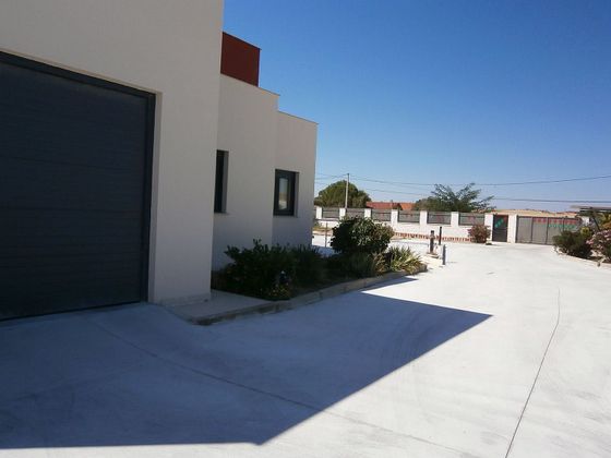 Foto 2 de Venta de chalet en Urbanización Siglo XXI - Carretera de Villalpando de 5 habitaciones con garaje y jardín