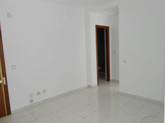 Foto 2 de Pis en venda a Zona Estación de 1 habitació amb calefacció i ascensor