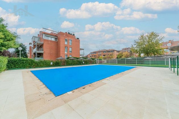 Foto 1 de Piso en venta en Sector B de 3 habitaciones con terraza y piscina