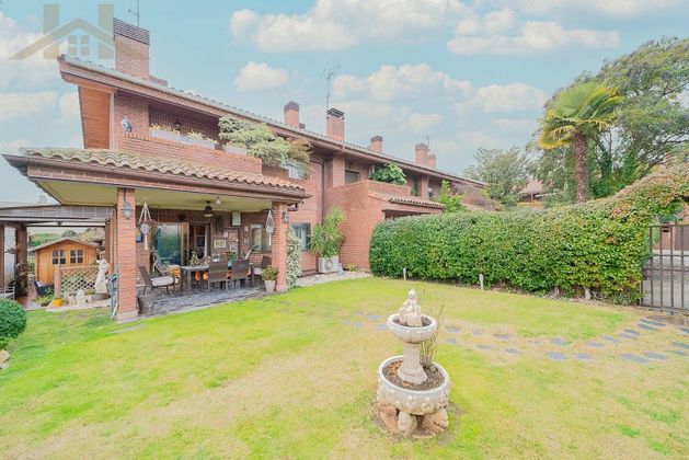 Foto 2 de Casa adossada en venda a Valdepastores de 5 habitacions amb terrassa i piscina