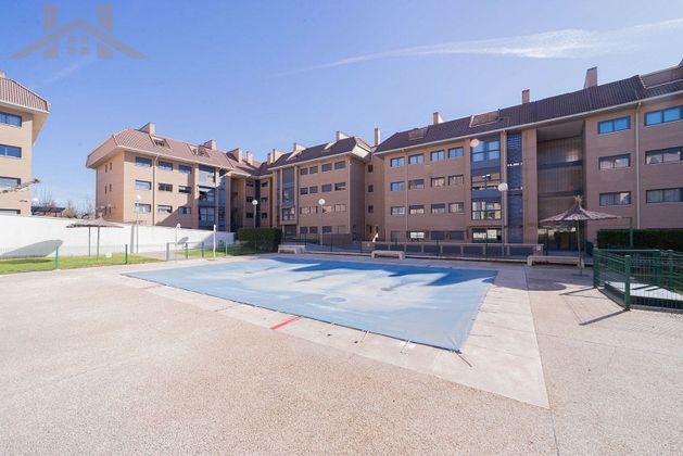 Foto 1 de Venta de piso en calle Francisco Alonso de 3 habitaciones con piscina y garaje
