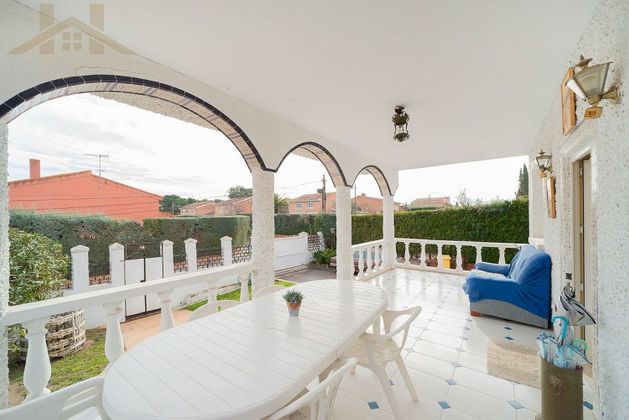 Foto 2 de Venta de chalet en Valdecabaña de 4 habitaciones con terraza y piscina