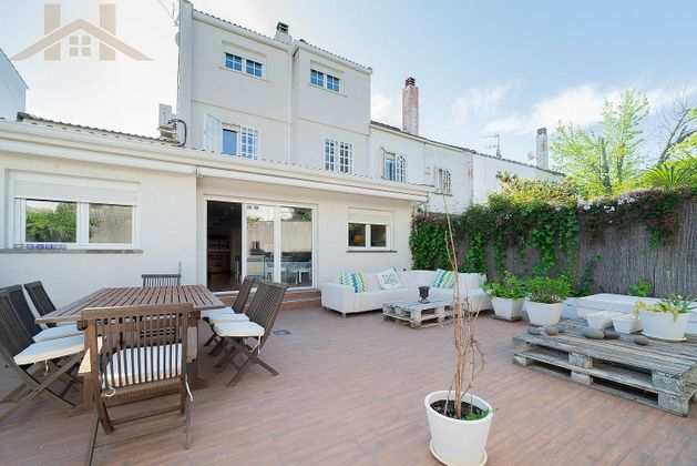 Foto 2 de Casa en venda a calle Isla de la Toja de 5 habitacions amb terrassa i piscina