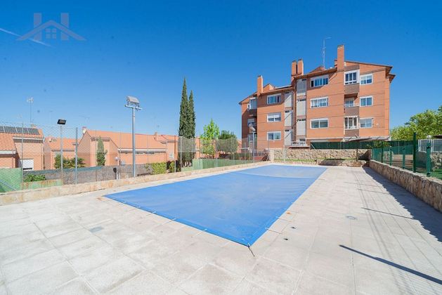 Foto 1 de Pis en venda a avenida Isabel de Farnesio de 3 habitacions amb piscina i garatge