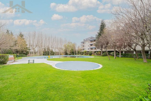 Foto 2 de Pis en venda a Jardín de los Reyes - Parque Real de 3 habitacions amb terrassa i piscina
