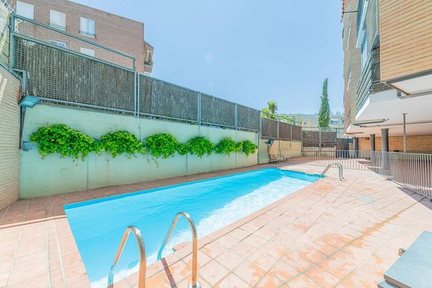 Foto 1 de Piso en venta en plaza De Colon de 2 habitaciones con terraza y piscina