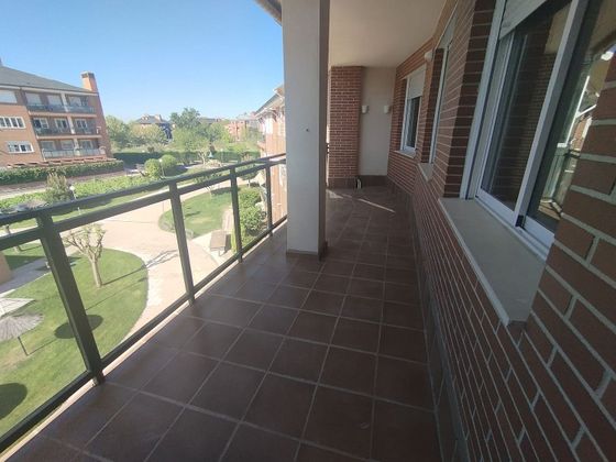 Foto 1 de Alquiler de piso en Golf - El Carralero de 3 habitaciones con terraza y piscina
