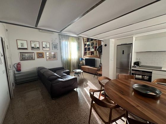 Foto 2 de Dúplex en venda a Vila de Gràcia de 2 habitacions amb aire acondicionat i calefacció