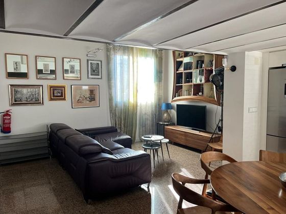 Foto 1 de Venta de dúplex en Vila de Gràcia de 2 habitaciones con aire acondicionado y calefacción