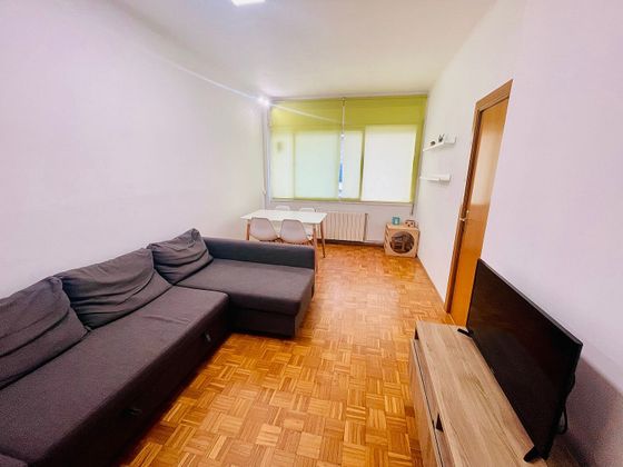 Foto 1 de Piso en venta en Sant Andreu de Palomar de 3 habitaciones con aire acondicionado y calefacción