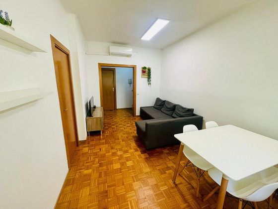 Foto 2 de Piso en venta en Sant Andreu de Palomar de 3 habitaciones con aire acondicionado y calefacción