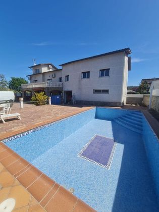 Foto 2 de Chalet en venta en Palau-solità i Plegamans de 5 habitaciones con terraza y piscina