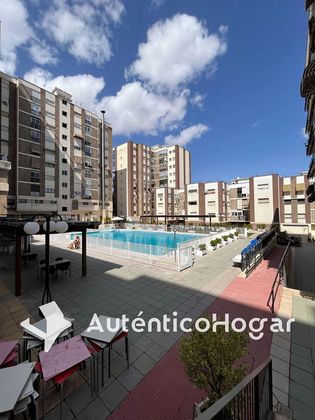 Foto 2 de Pis en venda a Avda de Madrid - Pº de la Estación de 6 habitacions amb piscina i garatge
