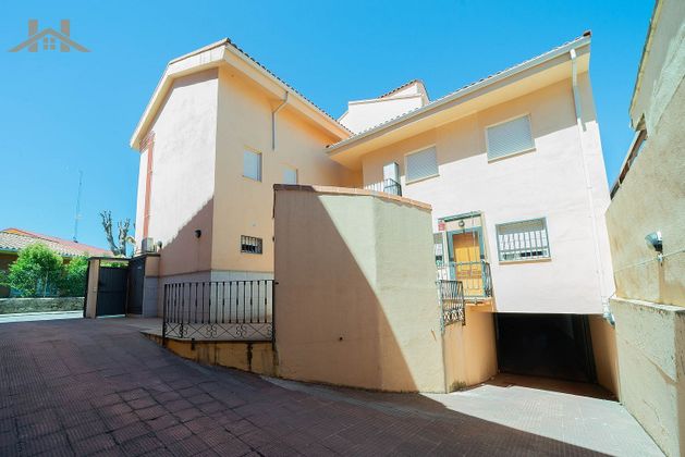 Foto 1 de Venta de piso en Guadarrama de 2 habitaciones con terraza y garaje