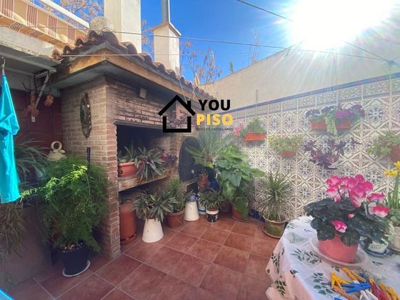 Foto 1 de Casa en venda a calle Molino de 5 habitacions amb terrassa i garatge