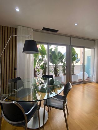 Foto 1 de Piso en venta en Sants-Badal de 2 habitaciones con terraza y balcón