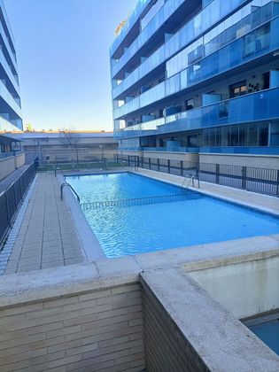 Foto 1 de Pis en venda a calle De la Constitución de 2 habitacions amb terrassa i piscina