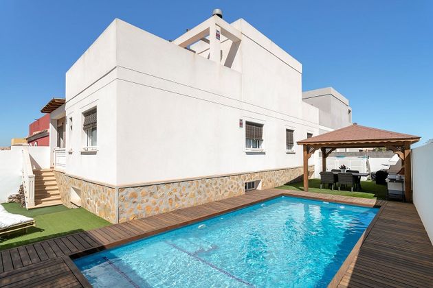Foto 1 de Xalet en venda a calle De Creta de 5 habitacions amb terrassa i piscina