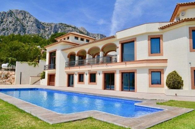 Foto 1 de Casa en venta en Guadalest de 8 habitaciones con piscina y aire acondicionado