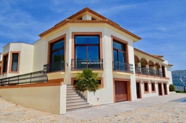 Foto 2 de Casa en venta en Guadalest de 8 habitaciones con piscina y aire acondicionado
