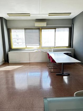 Foto 2 de Oficina en lloguer a plaza Soler i Carbonell amb aire acondicionat i ascensor