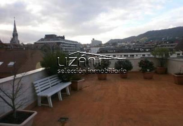 Foto 2 de Pis en venda a Zona Teatro Campoamor de 3 habitacions amb terrassa i calefacció