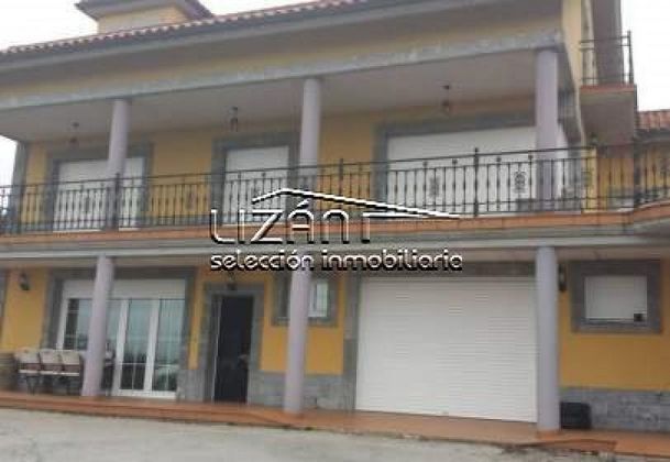Foto 1 de Venta de casa en Luanco - Aramar - Antromero de 5 habitaciones con terraza y garaje