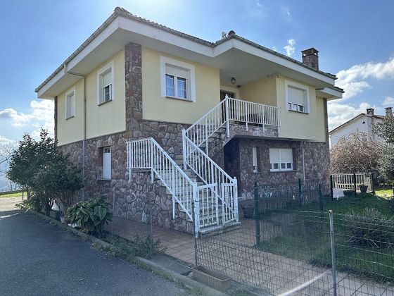Foto 1 de Chalet en venta en Parroquias de Oviedo de 6 habitaciones con terraza y garaje