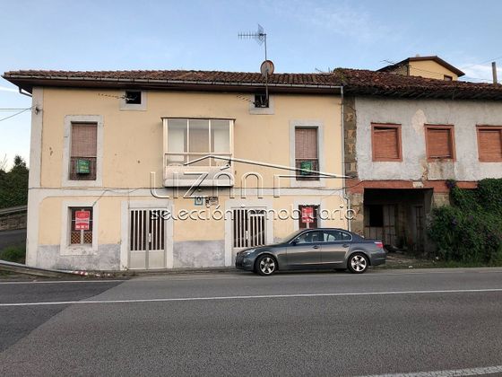 Foto 1 de Casa en venda a Ribadesella de 9 habitacions amb garatge