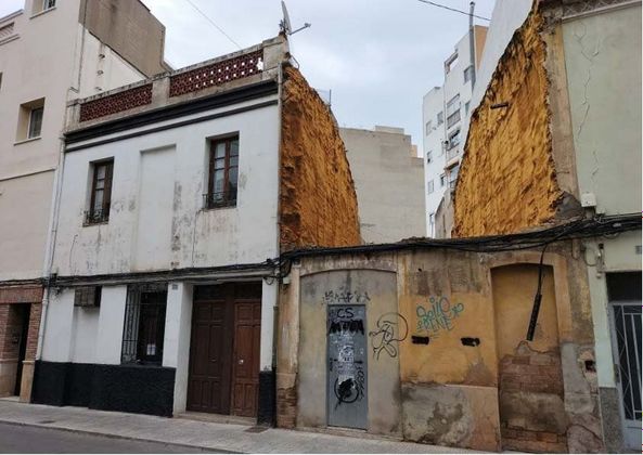 Foto 2 de Venta de casa en calle De Vinaròs de 6 habitaciones con terraza
