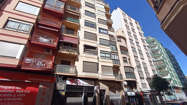 Foto 1 de Piso en venta en calle De Jover de 3 habitaciones con balcón y calefacción