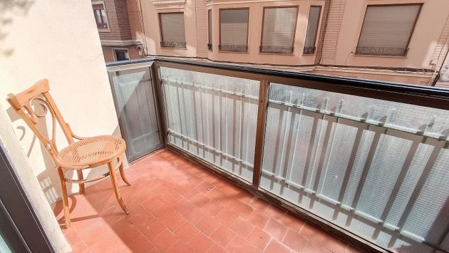 Foto 2 de Piso en venta en calle De Jover de 3 habitaciones con balcón y calefacción