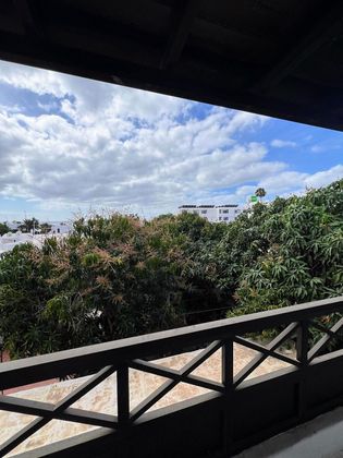 Foto 2 de Xalet en venda a Puerto del Carmen de 5 habitacions amb terrassa i garatge