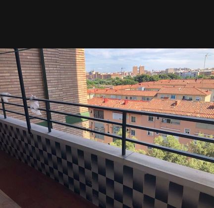 Foto 1 de Piso en venta en Delicias de 8 habitaciones con balcón y calefacción