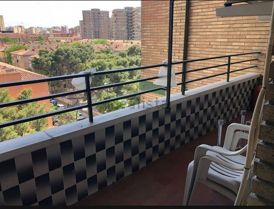 Foto 2 de Piso en venta en Delicias de 8 habitaciones con balcón y calefacción