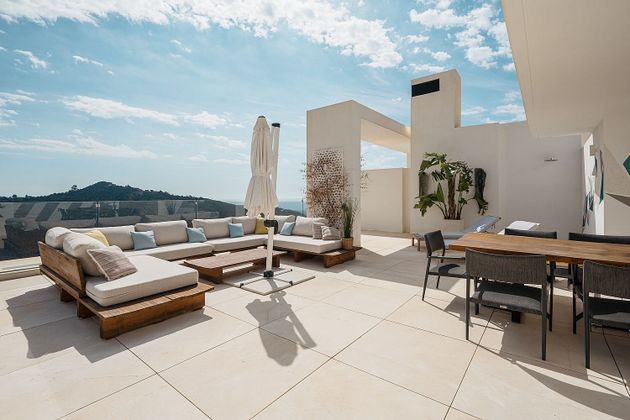Foto 2 de Venta de ático en calle Palo Alto Marbella de 3 habitaciones con terraza y piscina