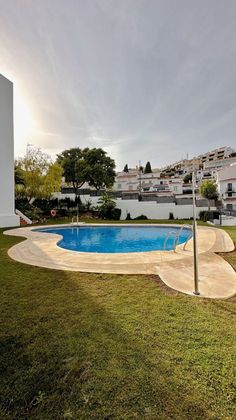 Foto 2 de Casa en lloguer a calle Rosalia de Castro de 3 habitacions amb terrassa i piscina