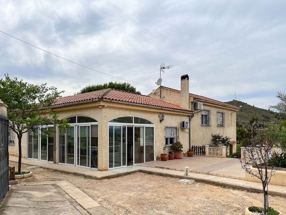 Foto 2 de Casa en venta en El Fondo de les Neus-El Hondon de las Nieves de 5 habitaciones con terraza y piscina