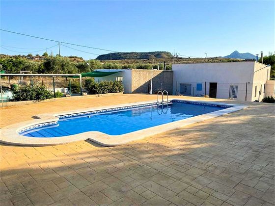 Foto 1 de Venta de chalet en Aspe de 2 habitaciones con terraza y piscina