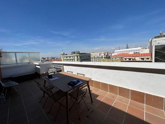 Foto 1 de Àtic en lloguer a avenida De Felipe II de 4 habitacions amb terrassa i mobles
