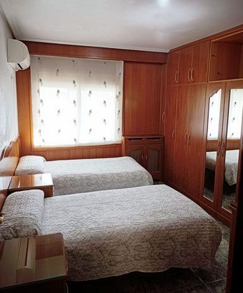 Foto 1 de Piso en venta en Delicias de 4 habitaciones con terraza y aire acondicionado