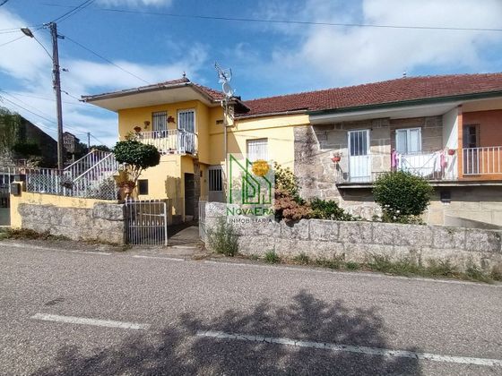 Foto 1 de Casa en venda a Ponte Caldelas de 3 habitacions amb garatge i jardí