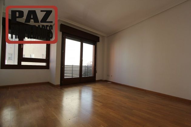 Foto 1 de Pis en venda a calle Alfonso de Montalvo de 3 habitacions amb terrassa i garatge