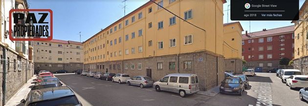 Foto 2 de Alquiler de piso en calle Batalla Alto de Los Leones de 2 habitaciones con calefacción