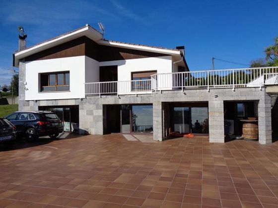 Foto 1 de Xalet en venda a calle Orviz de 4 habitacions amb terrassa i piscina
