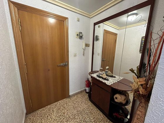 Foto 2 de Piso en venta en Riba-roja de Túria de 4 habitaciones con balcón